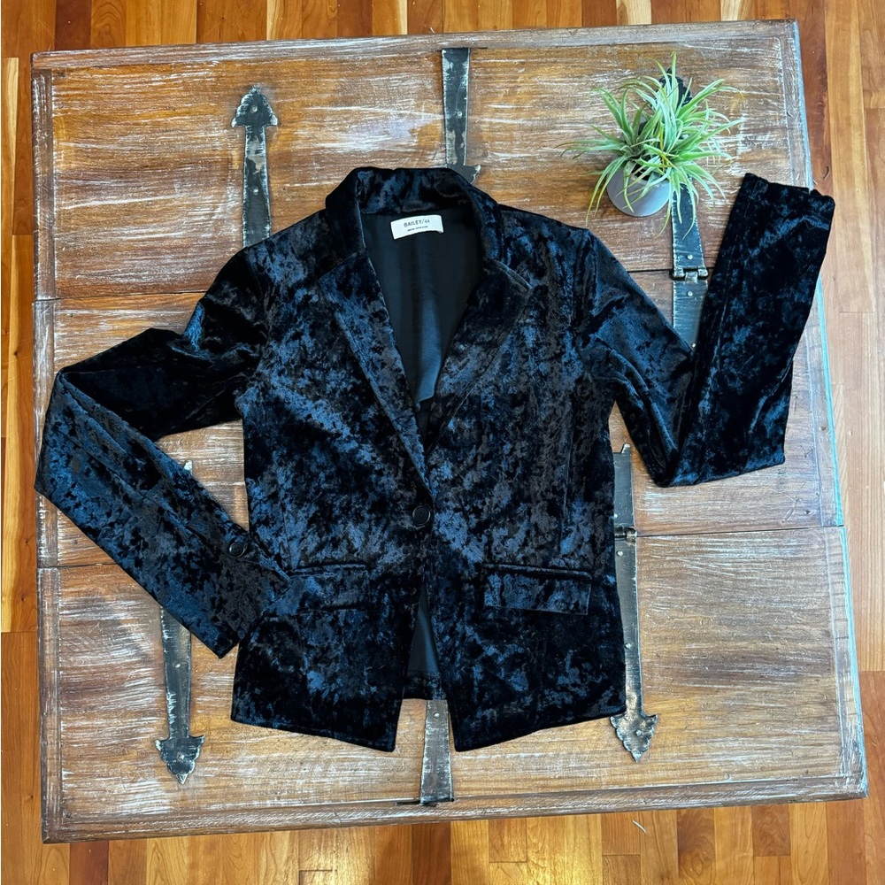 Cropped Velvet Jacket by Bailey 44